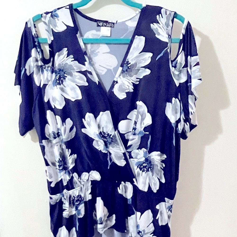 Venus floral top xl.